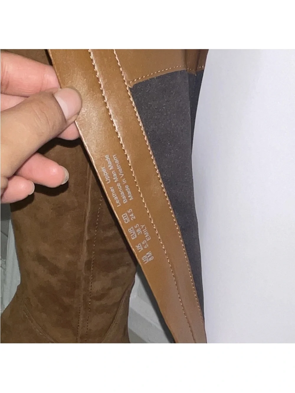 Naturalizer over knee